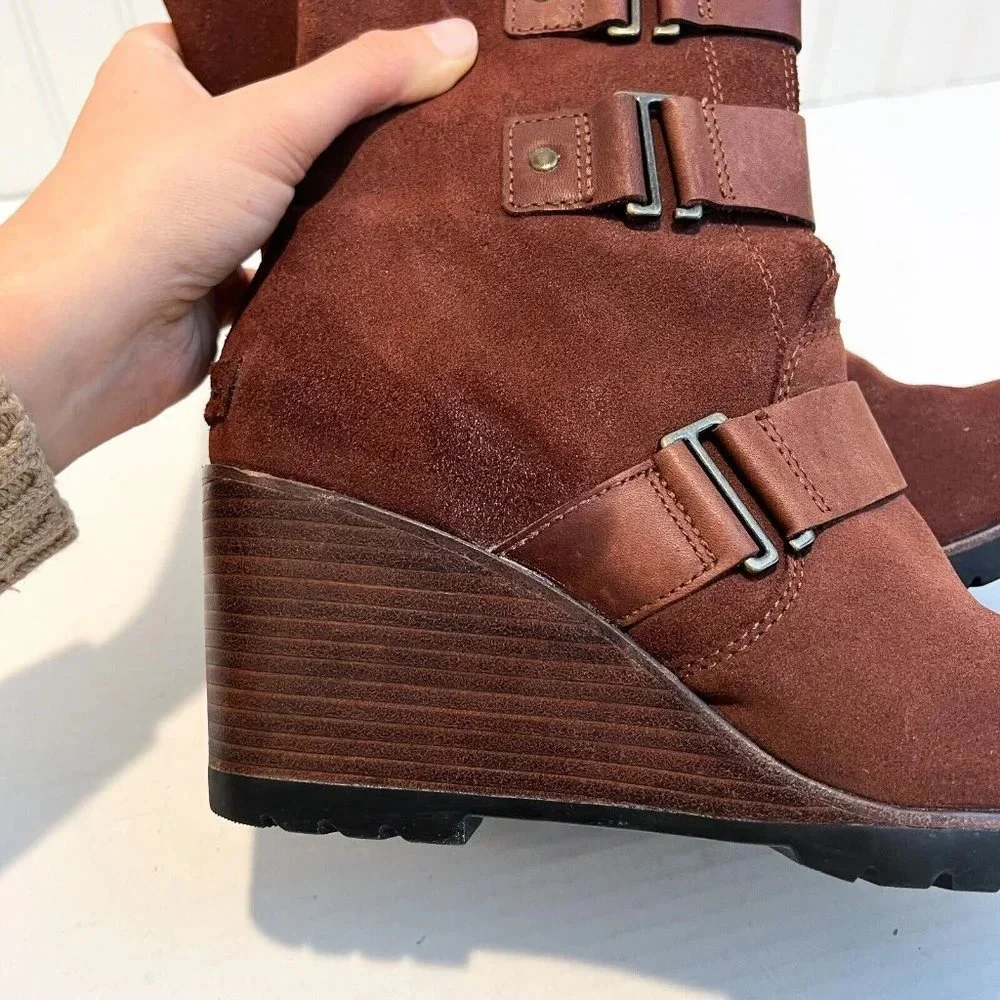 Sorel Brown Suede Buckle Bohemian Winter Round Toe Wedges FLAWED 10.5